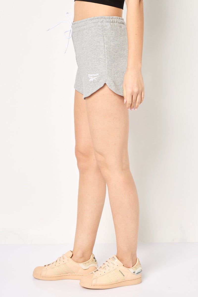 Reebok شورتات رياضية نسائية مناسبة في الهواء الطلق، رمادي مائل إلى البياض - Image 2